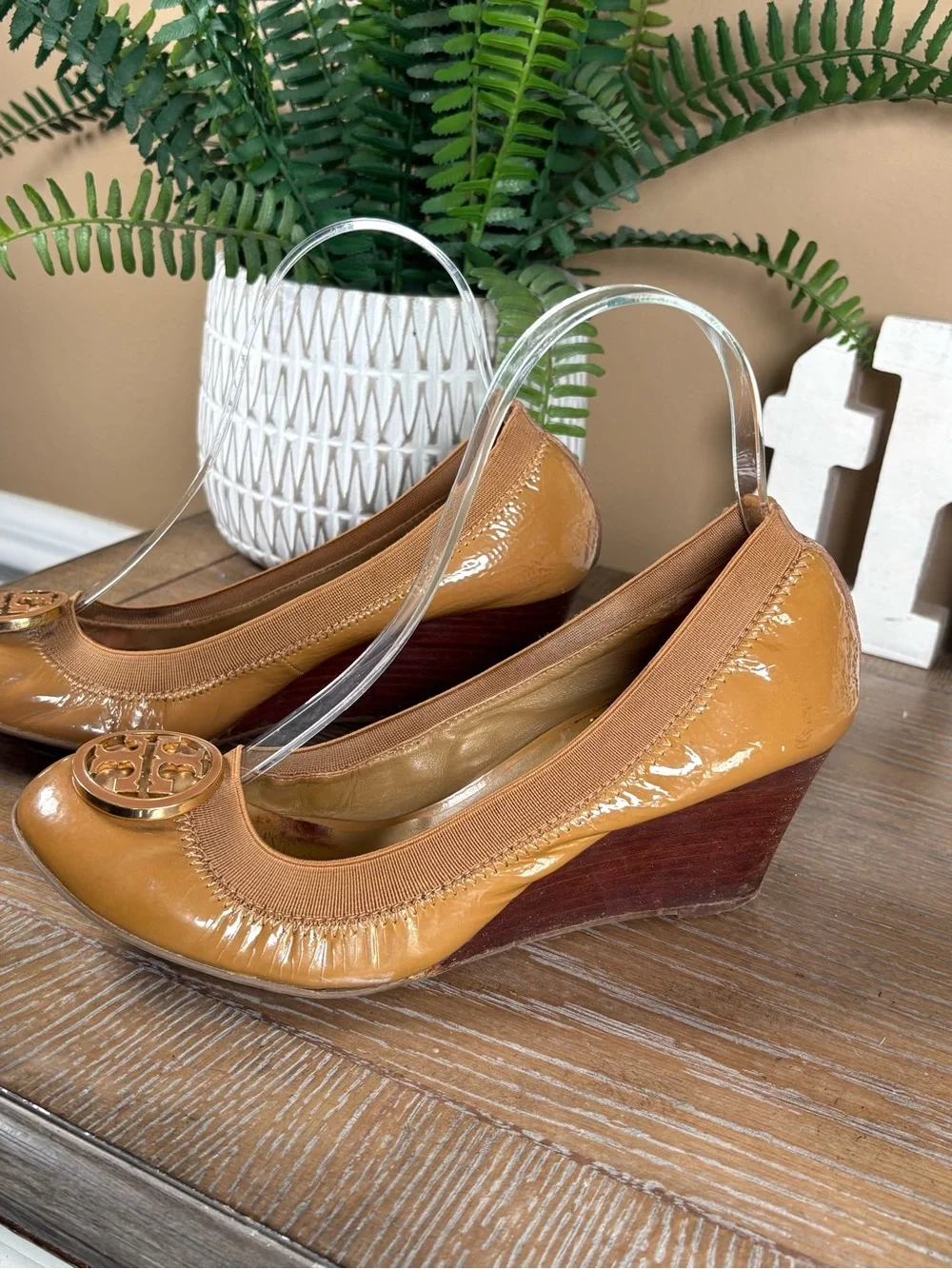 Tory Burch Beige Patent Leather Caroline Wedge Pumps Size 7.5